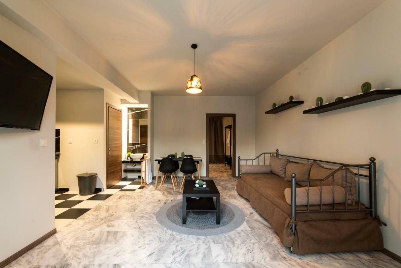 Oinoelia Luxury & *