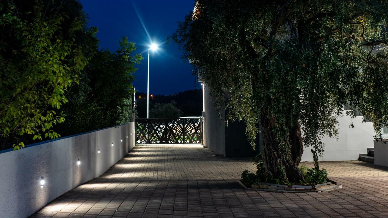 Apartment Oinoelia Luxury & Potos